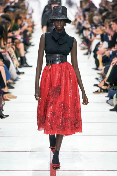 Look 7